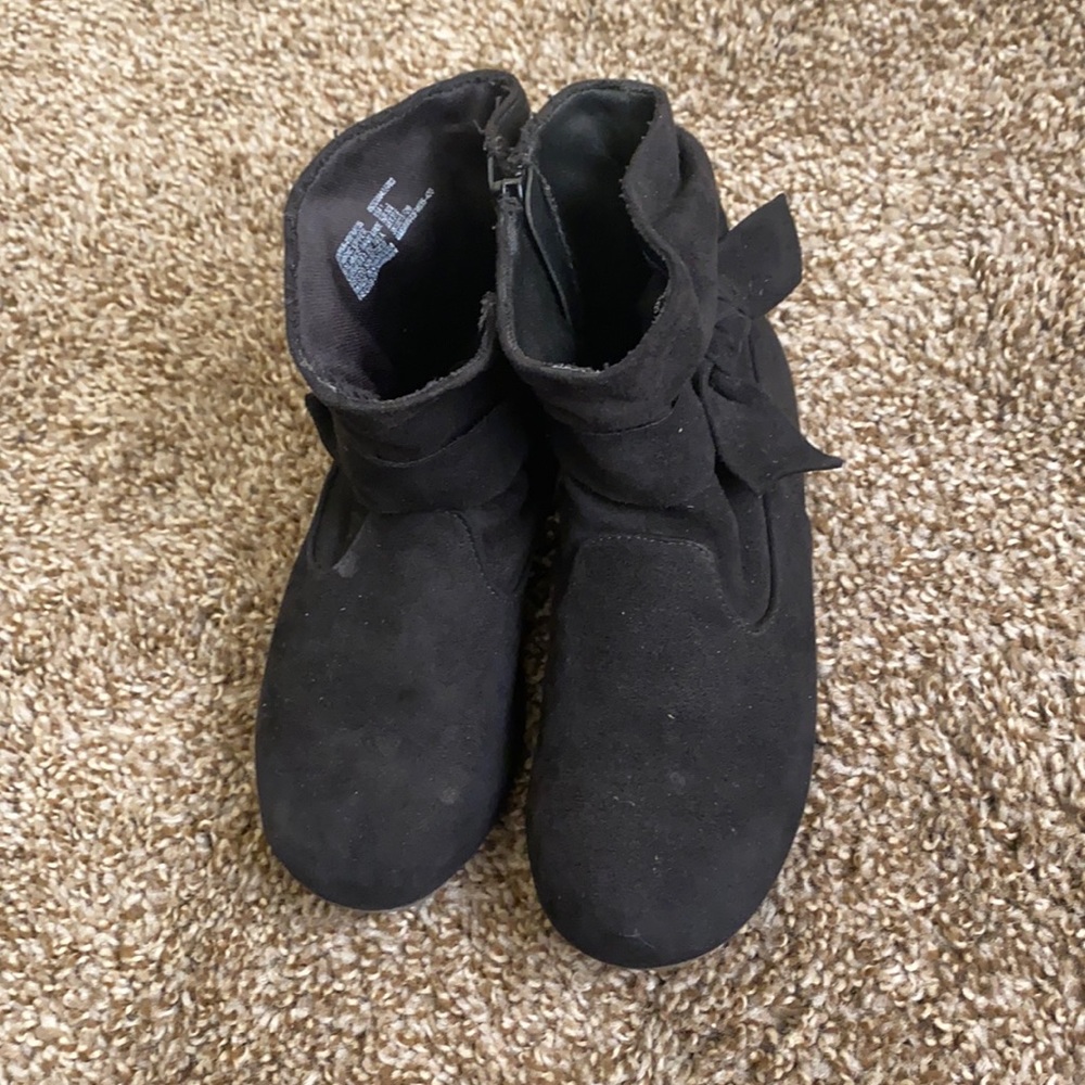 Girls black booties